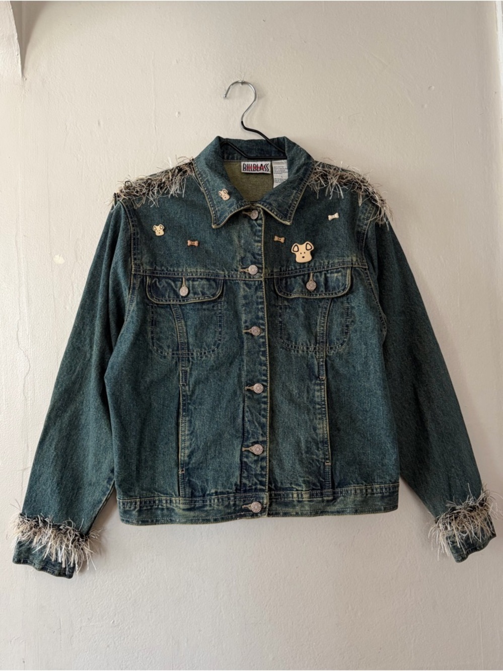 Vintage 90s Bill Blass Denim Jacket Dog Pins Fringe Trim Boho Chic Westercore - Picture 13 of 14